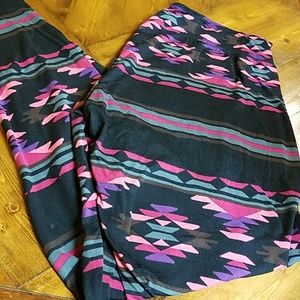Cuddle duds multi color leggings great condition